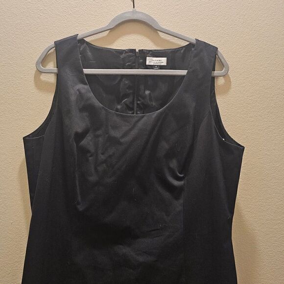 Tahari Sleeveless Black Pleated Hem Dress Size 18 - Picture 3 of 8